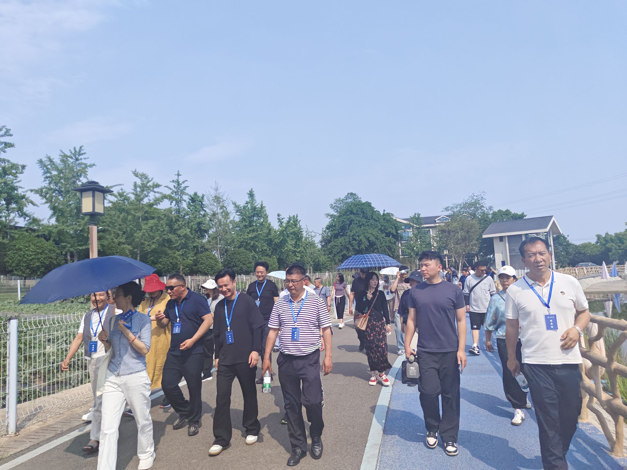 政协迪庆藏族自治州第十三届委员会第四期政协委员(干部)履职能力提升培训班现场教学——龙坡区西彭镇真武宫村